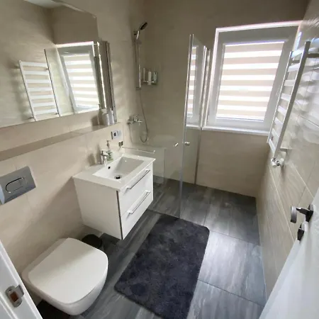 Apartment New J&r Near Girstutis, Free Private Parking & Self Check-in *