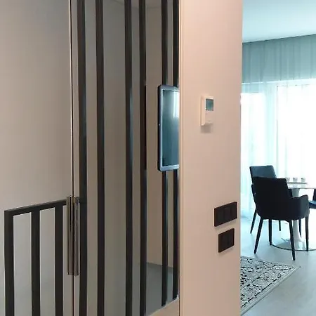 Apartment New J&r Near Girstutis, Free Private Parking & Self Check-in Kaunas