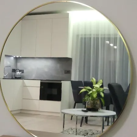 New J&r Near Girstutis, Free Private Parking, Self Check-in Apartment Kaunas