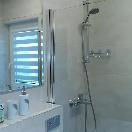 Apartment New J&r Near Girstutis, Free Private Parking, Self Check-in *