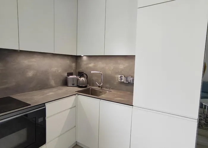 New J&r Near Girstutis, Free Private Parking & Self Check-in Apartamento *