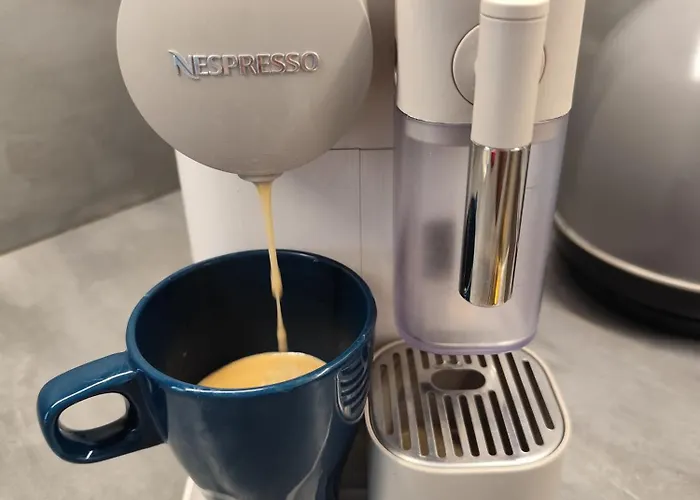 New J&r Near Girstutis, Free Private Parking & Self Check-in *