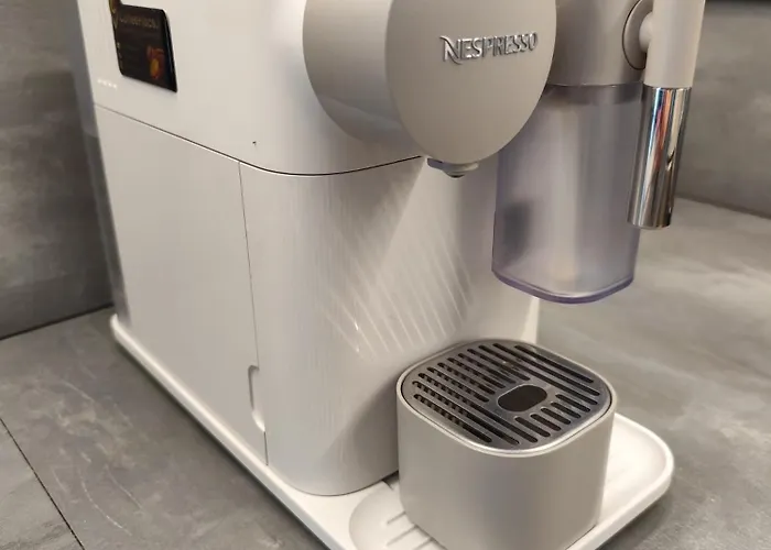 New J&r Near Girstutis, Free Private Parking & Self Check-in * 考纳斯