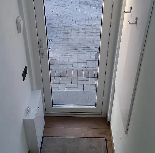 New J&r Near Girstutis, Free Private Parking & Self Check-in Apartamento *