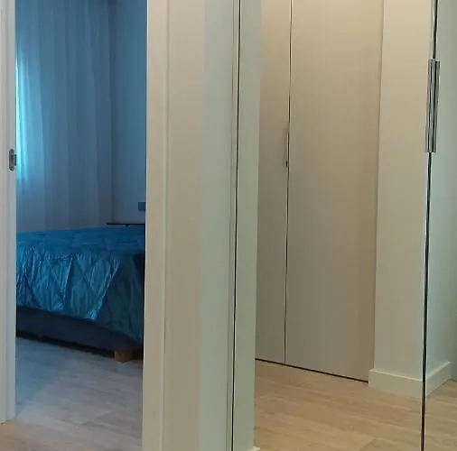 New J&r Near Girstutis, Free Private Parking & Self Check-in 公寓