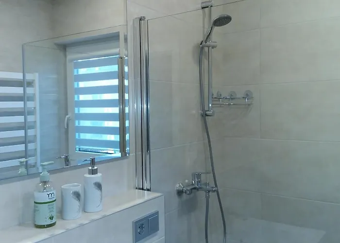 公寓 New J&r Near Girstutis, Free Private Parking & Self Check-in *