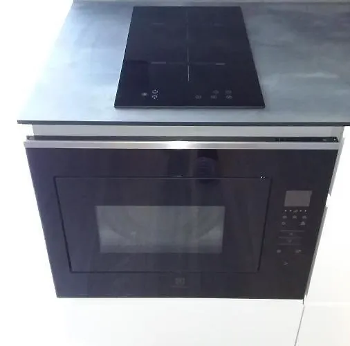 Apartamento New J&r Near Girstutis, Free Private Parking & Self Check-in *