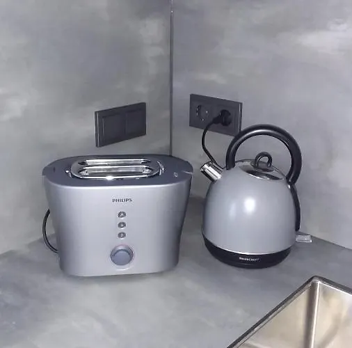 New J&r Near Girstutis, Free Private Parking & Self Check-in * 考纳斯